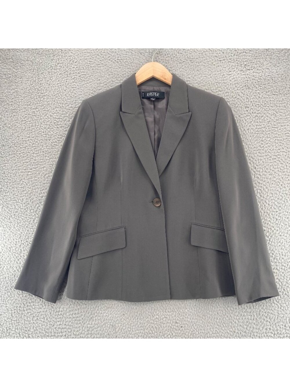 Kasper Blazer Womens 10 Petite Taupe Gray Peak Lapel Button Up Jacket Pockets*